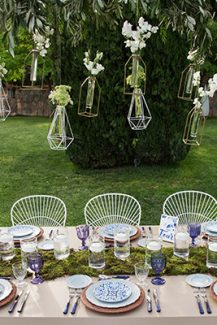 Στολισμος δεξιωσης με γεωμετρικα διακοσμητικα Στολισμος δεξιωσης με γεωμετρικα διακοσμητικα