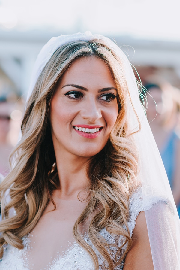 Νυφικό χτένισμα για μακριά μαλλιά