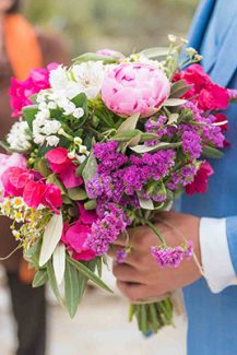 Όμορφη νυφική ανθοδέσμη