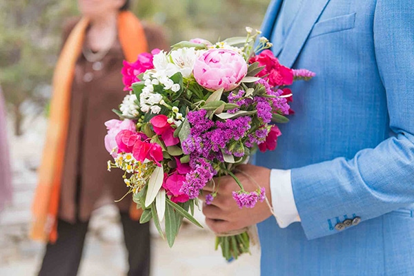 Όμορφη νυφική ανθοδέσμη