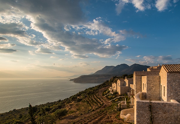 organize-enjoyable-unforgettable-honeymoon_01