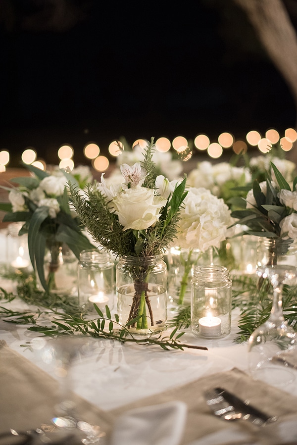 Στολισμος τραπεζιου με μπουκετα λουλουδιων Στολισμος τραπεζιου με μπουκετα λουλουδιων