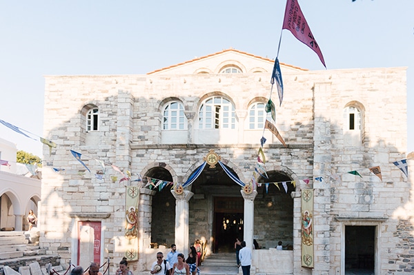 Εκκλησία στην Πάρο