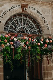 Πανεμορφος στολισμος εκκλησιας Πανεμορφος στολισμος εκκλησιας