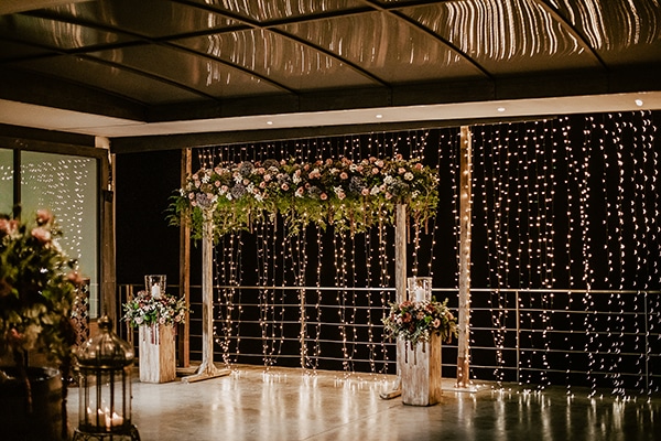 Λαμπερος στολισμος δεξιωσης