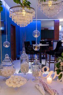 Στολισμος τραπεζιου καλωσορισματος καλεσμενων