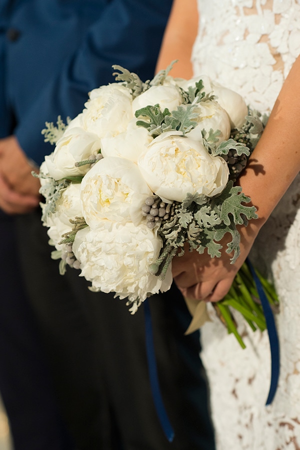 Νυφική ανθοδέσμη με παιώνιες και μπρούνια