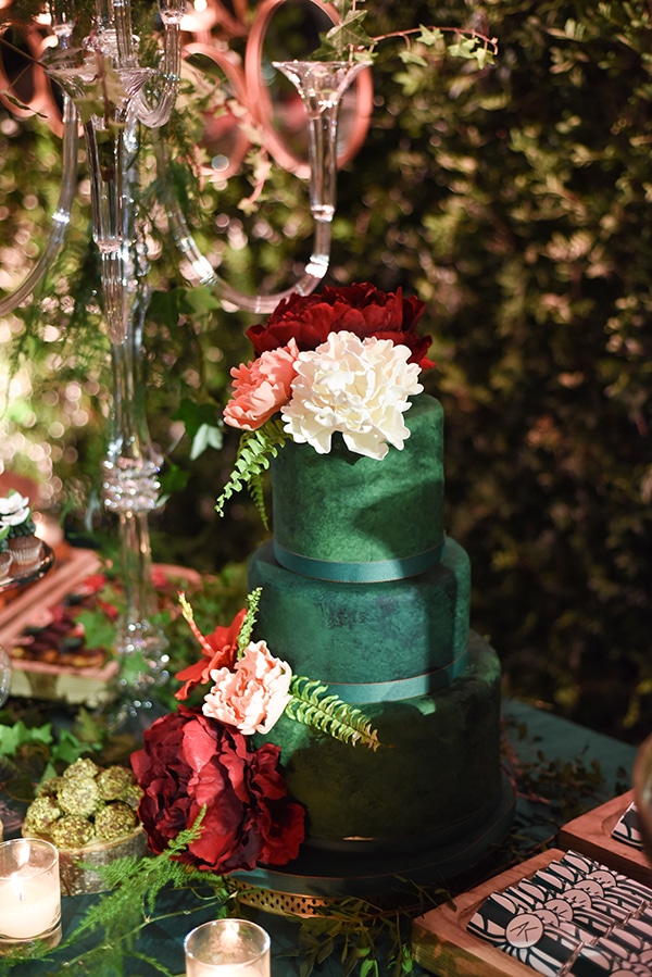 Ιδιαίτερη τούρτα γάμου