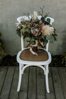 Ιδιαίτερη boho νυφική ανθοδέσμη