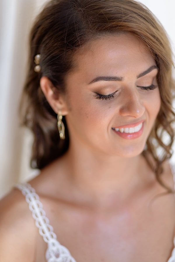 Νυφικο μακιγιαζ για μια λαμπερη εμφανιση Νυφικο μακιγιαζ για μια λαμπερη εμφανιση