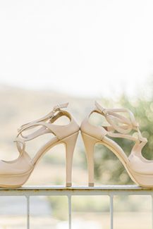 Κομψά νυφικά παπούτσια Κομψά νυφικά παπούτσια