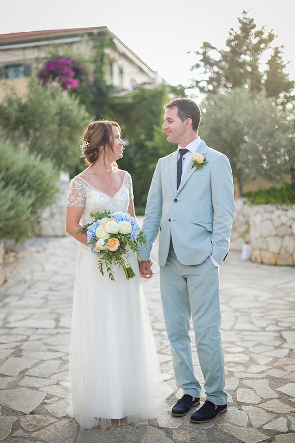 beautiful-civil-wedding-kefalonia-peach-blue-hues_05