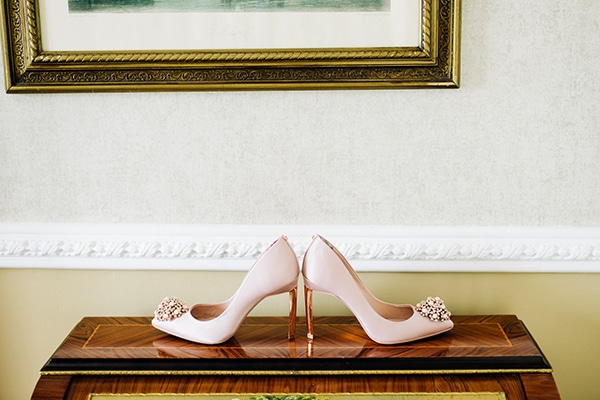 Chic νυφικά παπούτσια σε ροζ χρώμα