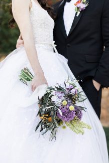 Ασύμμετρη νυφική ανθοδέσμη