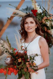 Ασύμμετρη νυφική ανθοδέσμη