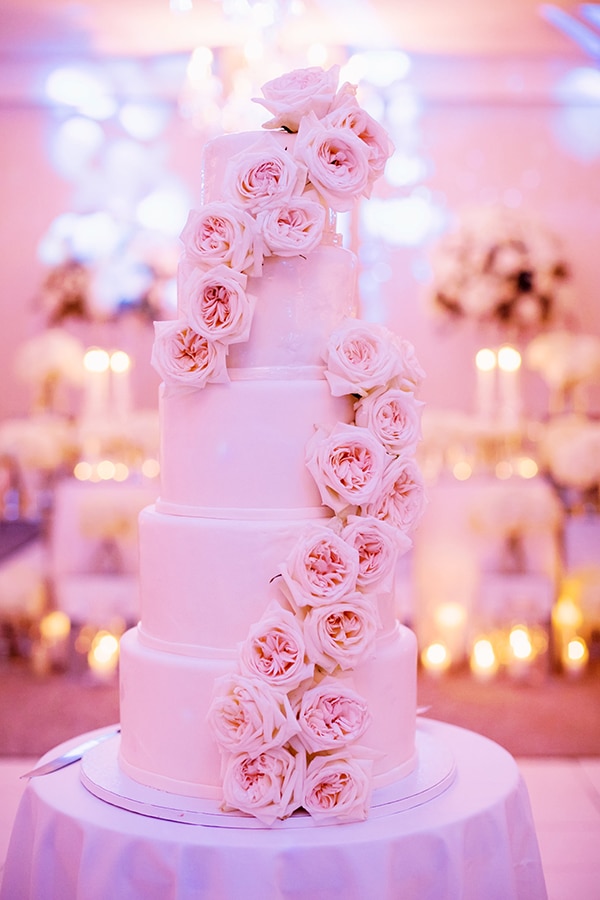 Ρομαντική τούρτα γάμου Ρομαντική τούρτα γάμου