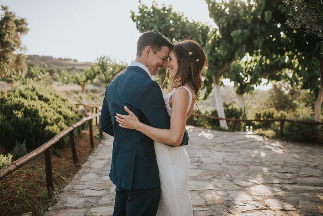 Ρομαντικός γάμος στο Ρέθυμνο σε πράσινες αποχρώσεις