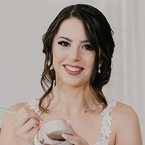 Ρομαντικός γάμος με λευκά λουλούδια που λατρέψαμε