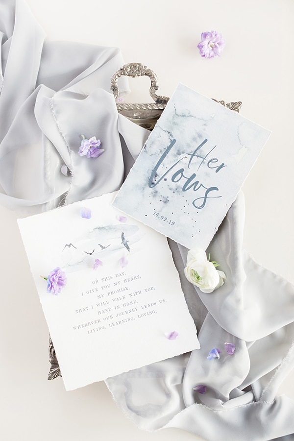 Μοναδικά προσκλητήρια γάμου σε dusty blue αποχρώσεις