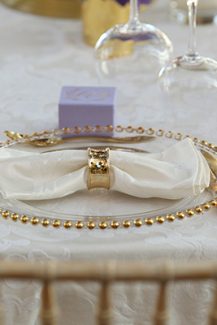 Tableware με χρυσες λεπτομερειες Tableware με χρυσες λεπτομερειες