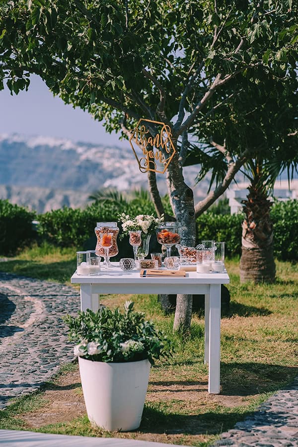 Υπέροχο welcome table