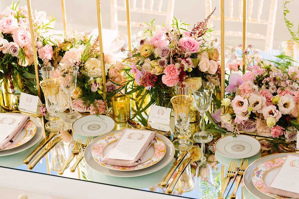 Pink wedding centerpieces we love