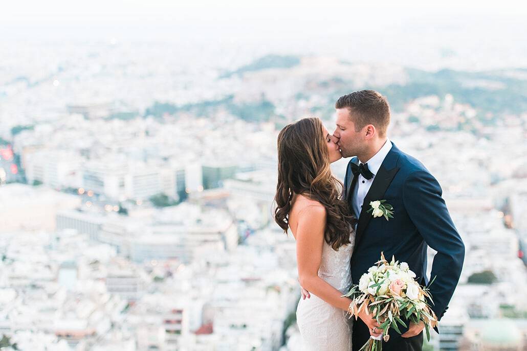 Ρομαντικός καλοκαιρινός γάμος με ελιά στην Αθήνα | Θεοδώρα & Bill