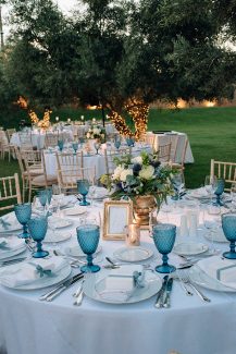 Elegant στολισμος τραπεζιου