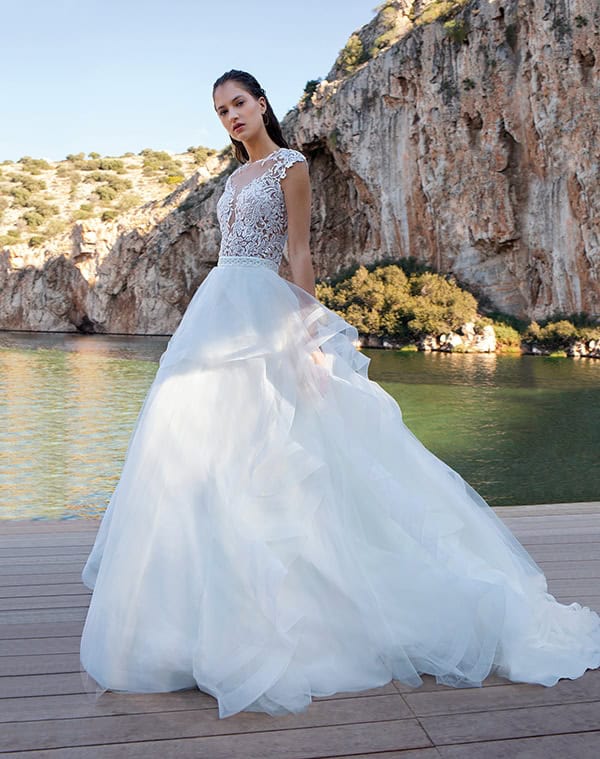 flowy-wedding-dresses-elegant-bridal-look-demetrios_02