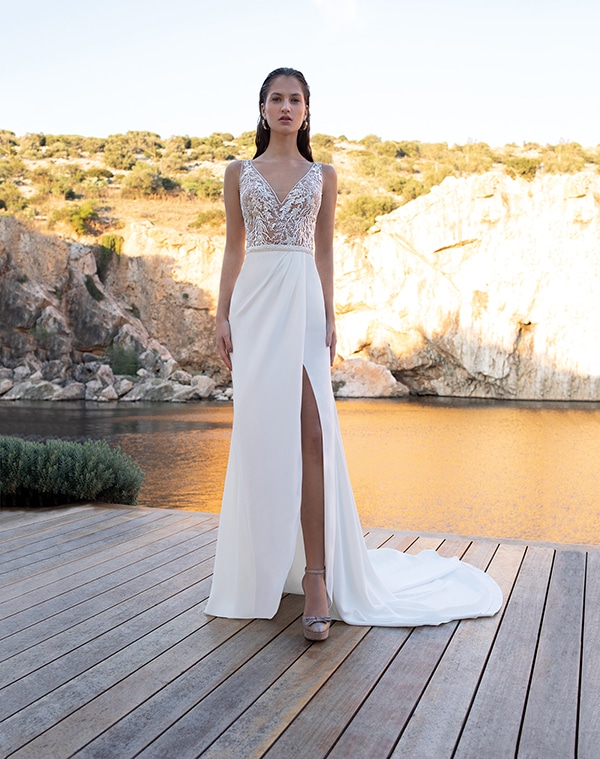 flowy-wedding-dresses-elegant-bridal-look-demetrios_11