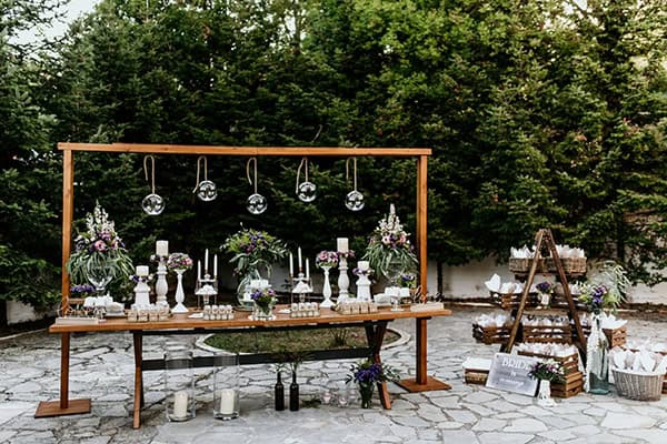 romantic-garden-wedding-ideas-decoration-many-candles-rustic-details_01x