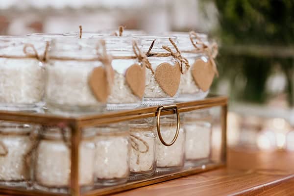 romantic-garden-wedding-ideas-decoration-many-candles-rustic-details_08