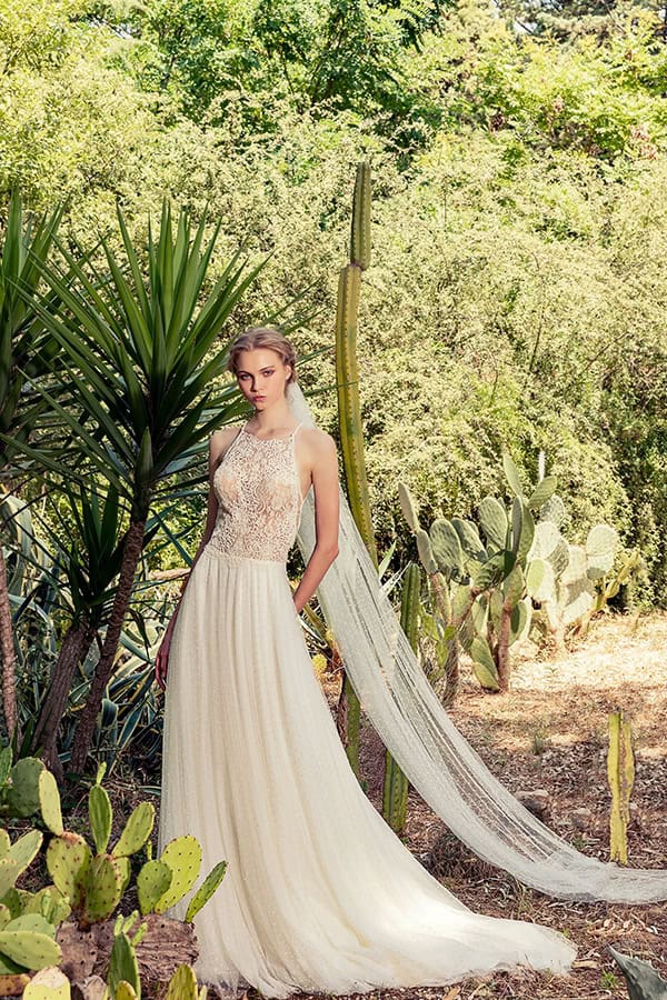 stunning-bridal-creations-stylish-romantic-bridal-look-costantino-romantica-collection-2020_10