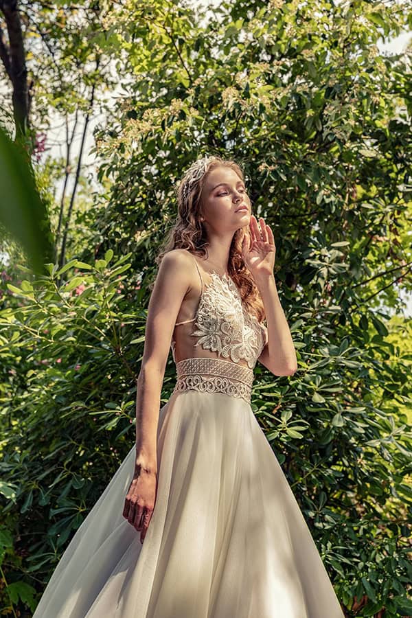 stunning-bridal-creations-stylish-romantic-bridal-look-costantino-romantica-collection-2020_16