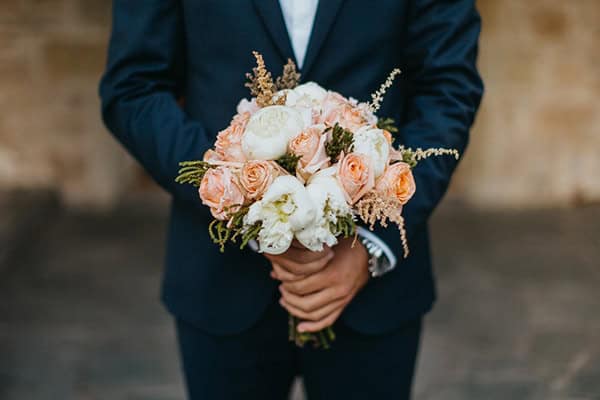 Πανέμορφη νυφική ανθοδέσμη σε παστέλ αποχρώσεις