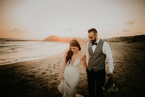 beautiful-summer-wedding-paphos-lush-flower-design-romantic-details_01