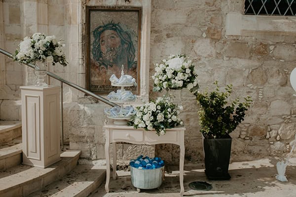 beautiful-summer-wedding-paphos-lush-flower-design-romantic-details_09x
