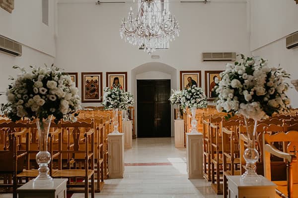 beautiful-summer-wedding-paphos-lush-flower-design-romantic-details_10