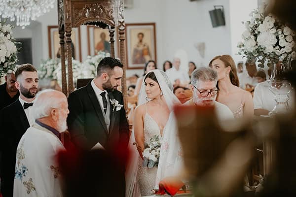 beautiful-summer-wedding-paphos-lush-flower-design-romantic-details_14