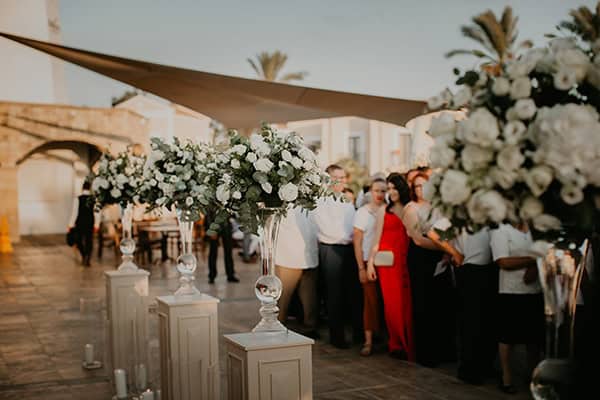 beautiful-summer-wedding-paphos-lush-flower-design-romantic-details_18