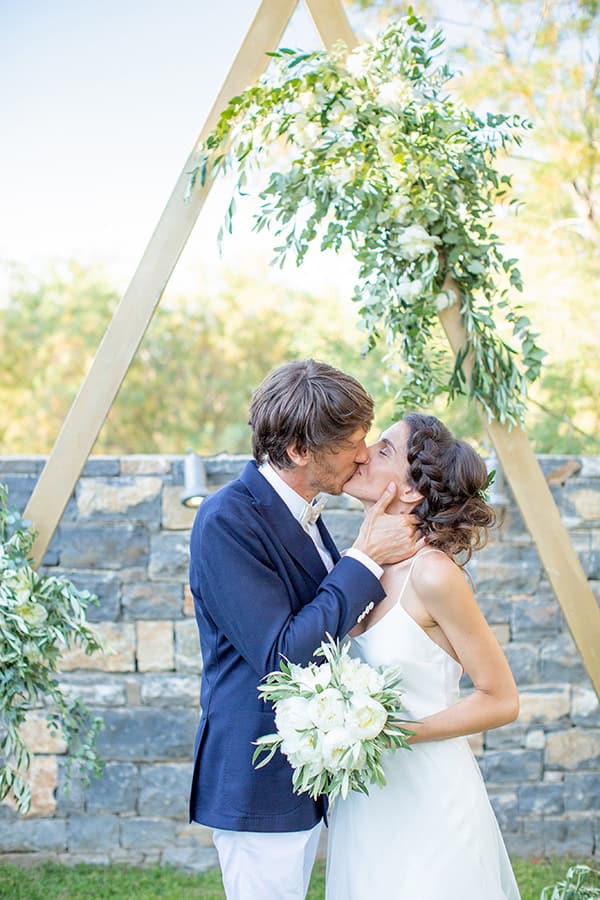 beautiful-wedding-athens-white-flowers-olive_27