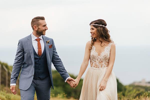 boho-summer-wedding-wheat-sunflowers-keratea_32x