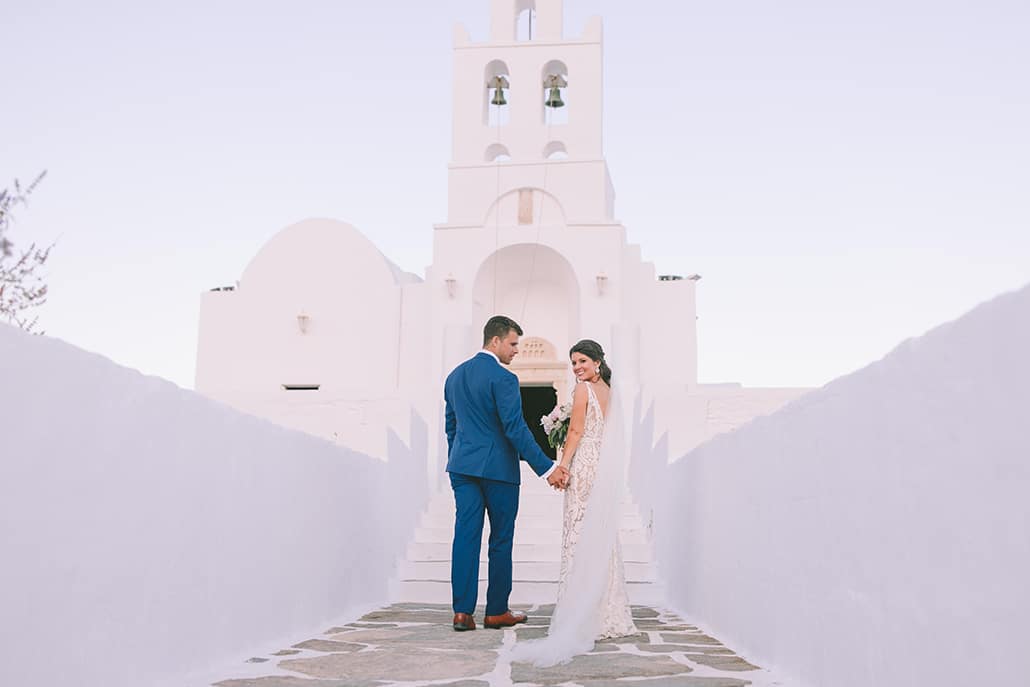 Παραμυθένιος καλοκαιρινός γάμος στη Σίφνο με θέα τη θάλασσα | Gabrielle & Beau