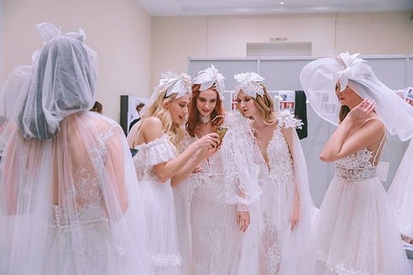 fashion-show-presentation-complice-stalo-theodorou-2020_06