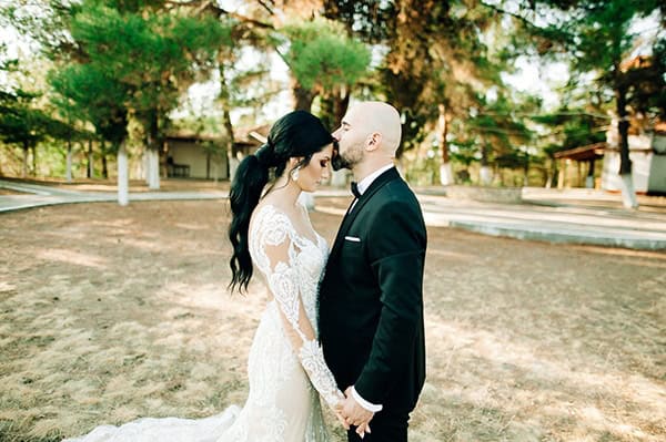 romantic-fall-wedding-kozani-white-hues_23