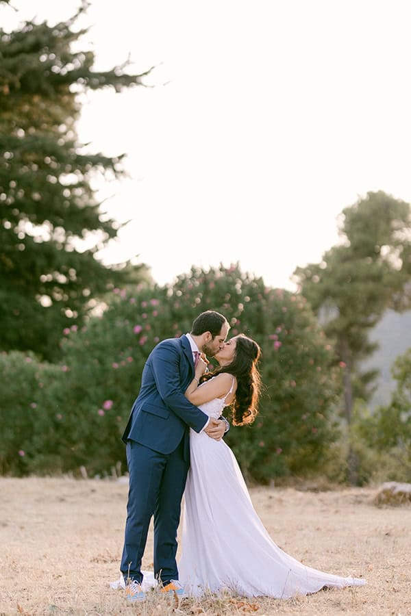 romantic-summer-wedding-athens-olive-brunches_01