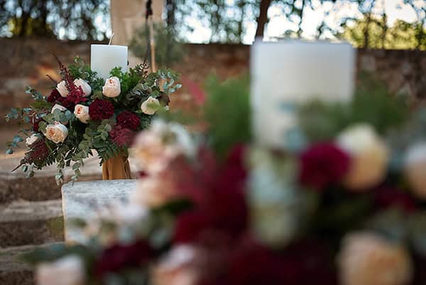 wedding-decoration-ideas-candles-burgundy-hues_05