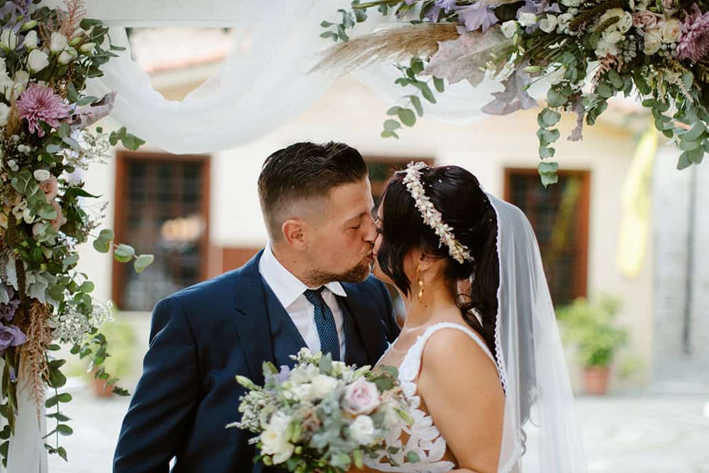 Όμορφος φθινοπωρινός γάμος στην Κοζάνη με elegant – ρομαντικές λεπτομέρειες | Ελευθερία & Δημήτρης