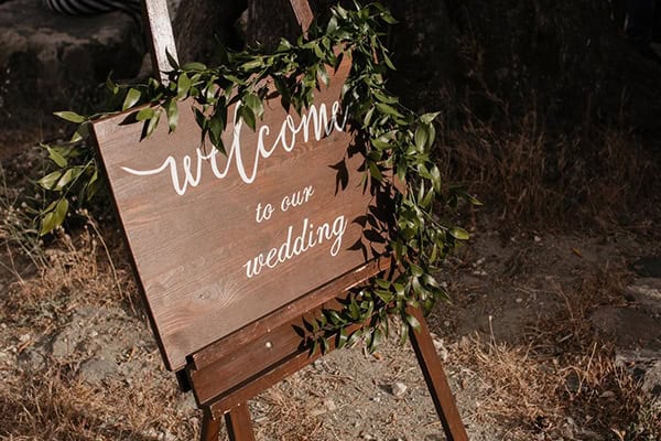 beautiful-summer-wedding-village-rustic-details_10