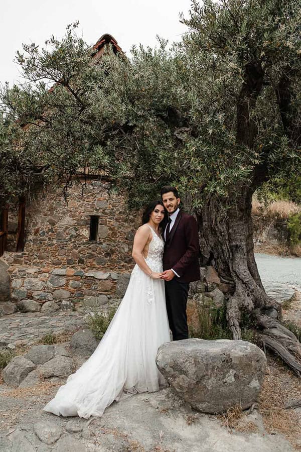 beautiful-summer-wedding-village-rustic-details_19